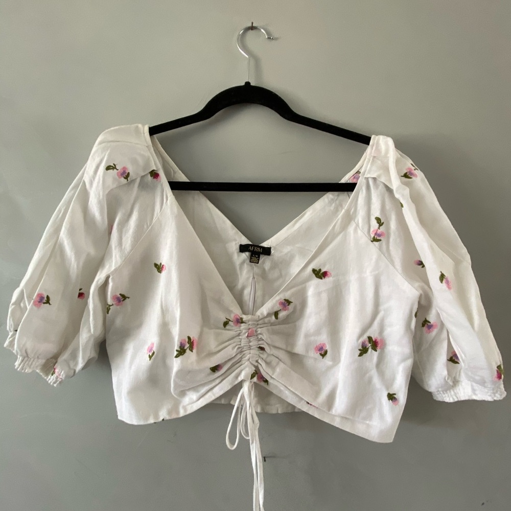 NEVER WORN. Crop Top with Floral Detail.
